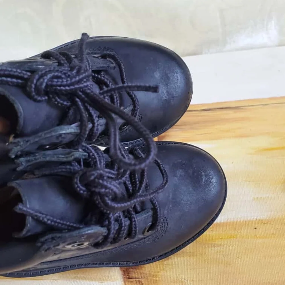 Timberland Black Leather Lace-up Boots Size 6.5Timberland TODDLERS Black Leather